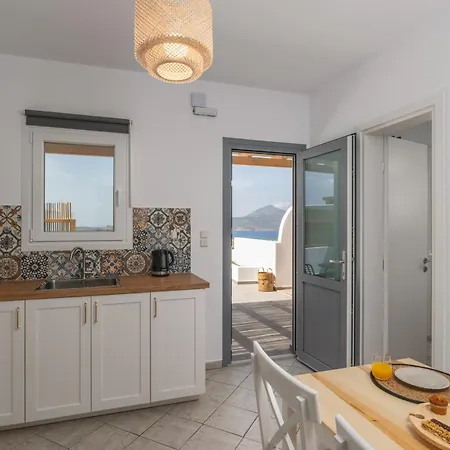 Clara Terra * Mytakas