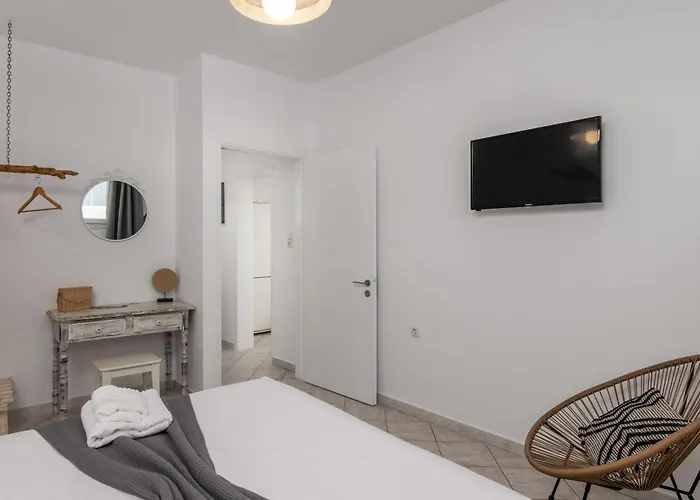 Clara Terra * Mytakas